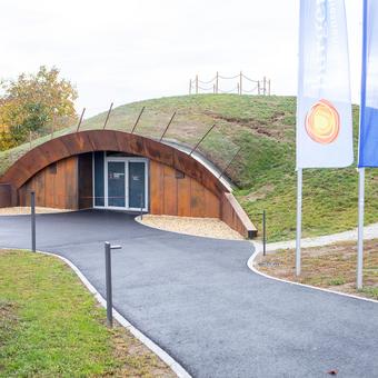 Multimedia-Besucherzentrum beim Hügelgräberfeld Schandorf