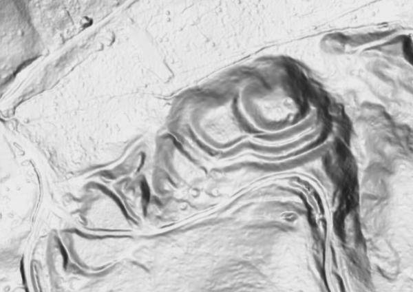 Die Topographie der Wall-Graben-Anlage ist im LIDAR-Scan deutlich zu erkennen